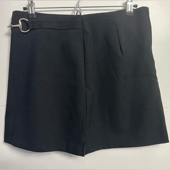 Y2K Juniors Skirt with Metal Accent - Size 11 - Picture 4 of 8